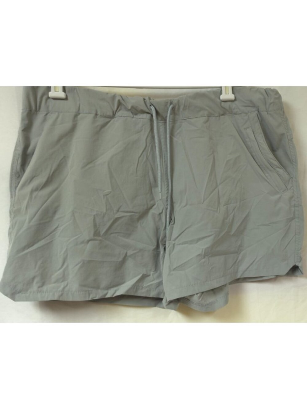 Realtree Womens XL Grey Elastic Waist Drawstring Pull-On Fishing Shorts 36x5